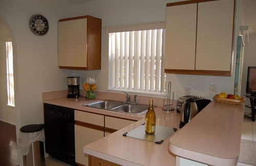 Sunridge Woods Casa | Casa privada de 3 dormitorios con calefacción solar gratuita cerca de Disney I4 y tiendas