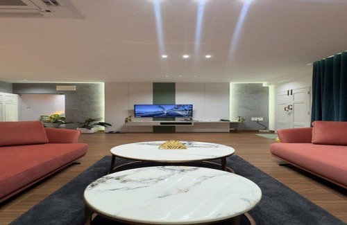 Pulikeshi Nagar Apartamento | 3BHK Luxurious apartment, Open balcony, Workspace and Majlis.