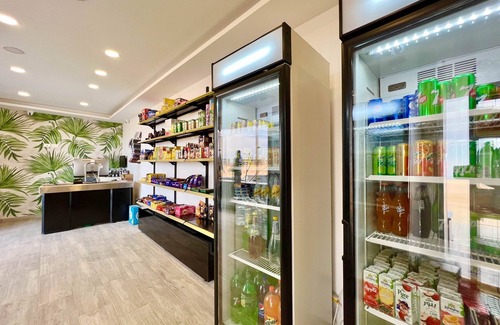 Al Ahyaa Apartamento | 3BR 2BA Escape 4 Pools Wi-Fi Onsite Shop Onsite Restaurant Near El Gouna