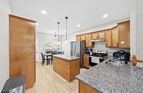 Clarksville Apartamento | 3BR 2BA Home with King Queen & Twin Beds
