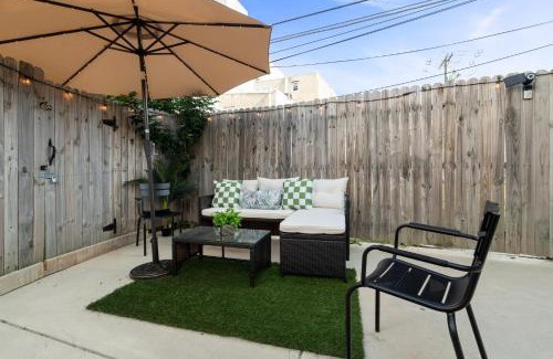 North Philadelphia West Apartamento | 3BR-2BA Luxurious Green Oasis Private Backyard Patio