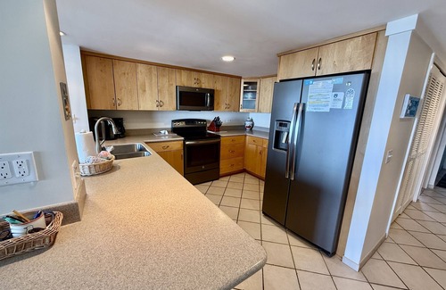 Briarcliffe Acres Condominio | South Tower Espectacular vista al sur, pisos de madera nuevos, preciosas cocinas y baños.