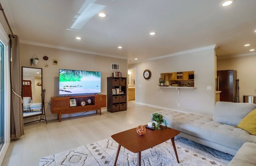 Chula Vista Condominio | 3BR/2BTH Garage, King, Crib, Pool & Hot Tub