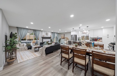 La Presa Casa | 3BR/2Bth - Home w Garage, Hot Tub, King Bed, Yard