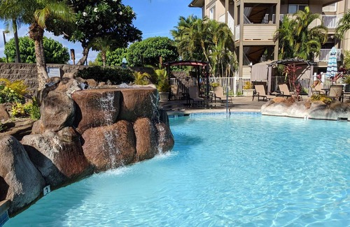 Kihei Condominio | 3BR Apt near Kam 1 Beach, Pool, Hot Tub, Gym, BBQ