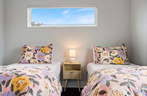 Montopolis Casa | 3BR Austin Escape Private Cowboy Pool & Casita