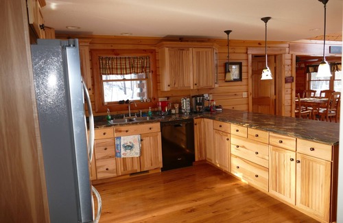 Boynton Casa | Cabaña 3BR en el bosque cerca de las áreas de Deep Creek y WISP Resort