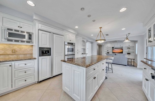 Woodbridge Casa | 3BR Coldbrook Oasis｜Private Pool｜BBQ Area｜Garage Access｜Washer&Dryer #42225