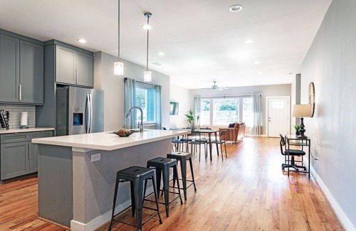 Lawndale/ Wayside Casa | 3BR Comfy Bungalow 1747! Medical Center, Stadiums! ⭐️⭐️⭐️⭐️⭐️