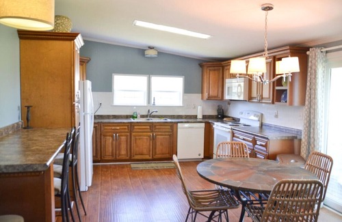 Smyrna Casa | Amplia casa en el agua con vista al amanecer