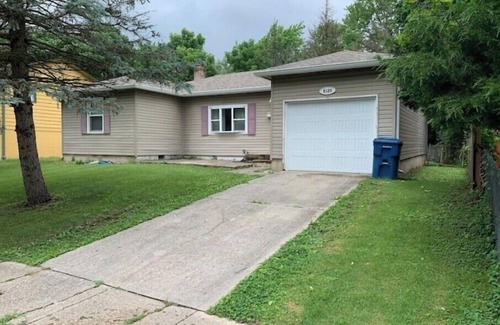 Lawrence Casa | 3BR Cozy House