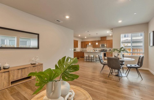 Natomas Park Casa | Relaxing Getaway at Pagoda Lane with Scenic Views and Comfort #41982