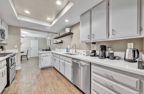 Yorba Linda Casa | 3BR Home in a Prestigious Community|Dedicated Workspace|Mainfloor Bedroom #42216