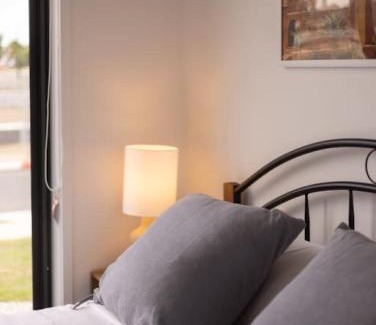 Browns Plains Casa | 3BR home with cozy interior design