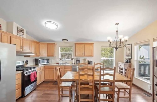 Leadville Casa | 3BR Mountain View - Covered Patio - Pet Friendly
