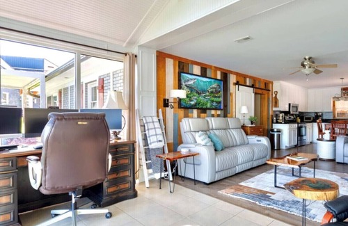 Sherrills Ford Casa | 3BR-Quiet Cove-Private Slip/Boat Ramp-Pet-Friendly
