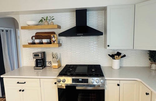 La Crosse Casa | 3BR Ranch / Near Hospitals, Universities, Bluff, River, Coffee Shop, & More!