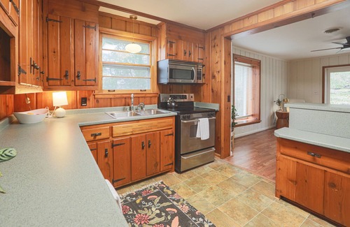 West Meade Casa | 3BR Retro Hillside Oasis - Conveniently Located to the Best of Nashville!