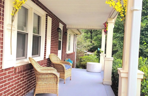 Greer Casa | 3BR with Fireplace, Smart TV , Near BMW & GSP