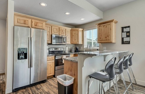 Layton Casa | 3BR with King Bed Near Hill AFB and Davis Conference Center