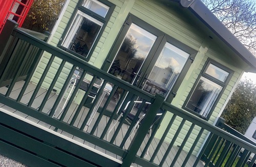 East Drayton Chalet De Esquí | 3guest-2bedroom-wifi-tv