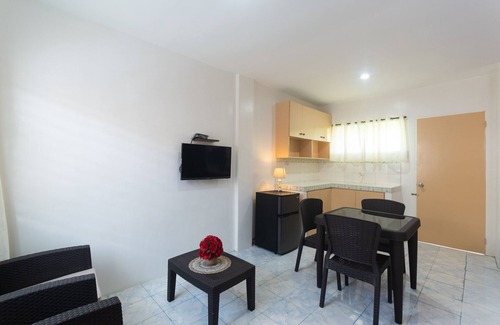 Lapu-Lapu Hotel | 3j's And K Apartment