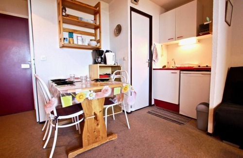 Chamrousse Apartamento | 3rd floor, balcony, tv, ski locker, 23m², Chamrousse