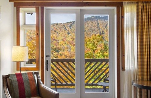 Stowe Area Apartamento | Stowe Mountain Lodge ¡Estudio en Ridgeline en el tercer piso con increíbles vistas de Mansfield!