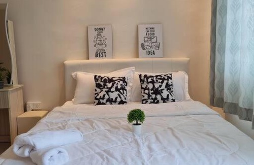 Bayan Baru Casa | 3Storey House 13Pax Family Suite
