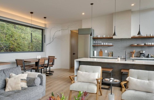 Mills River Casa | 3x Lux Glass Homes sleeps 12
