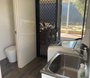 Bibra Lake Apartamento | 3x1 unit at back of main house