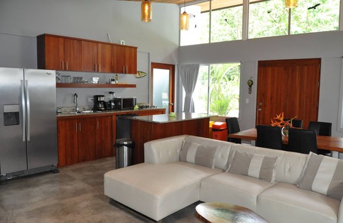 Matapalo Casa | $300/Nt Luxury Home near Beach. Paradise. Refresh in the Pool & relax.