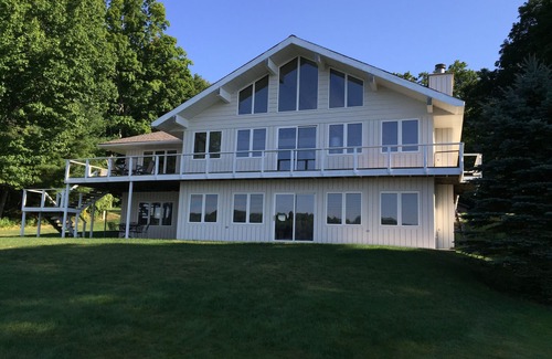 Ludington Casa | 4 hermosas estaciones de diversión!