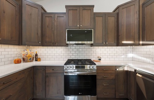 Summerset Casa | 4 bed, 3 Bath, Hot tub, Convenient location, Wi-fi