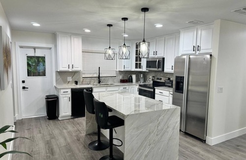 Doctor Phillips Casa | 4-Bed Bungalow close to Disney, Universal Studios and many fantastic restaurants