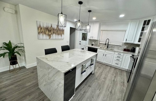 Doctor Phillips Casa | 4-Bed Bungalow close to Disney, Universal Studios and many fantastic restaurants
