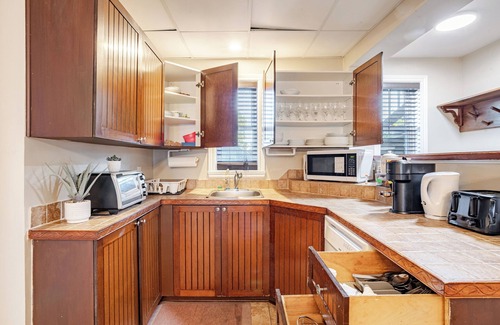 Saint-Jean-Sur-Richelieu Casa | 4-bedroom family home-Garden, Spa, BBQ, 3 free parking spaces!
