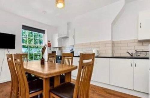 Elephant and Castle Apartamento | 4 Bed Flat - Sleeps 10 - Pets - Parking