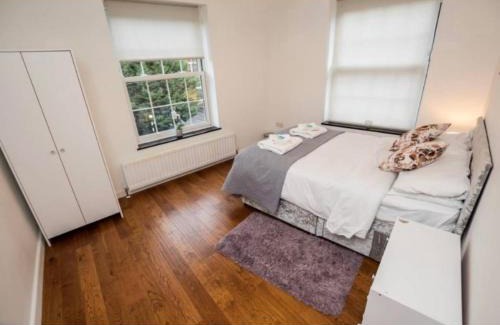 Elephant and Castle Apartamento | 4 Bed Flat - Sleeps 10 - Pets - Parking