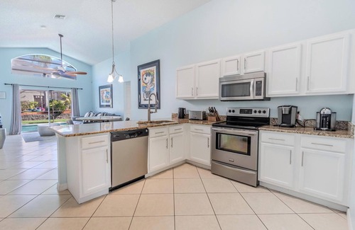 Lake Berkley Casa | 4-Bed Home | Near Disney | Private Pool