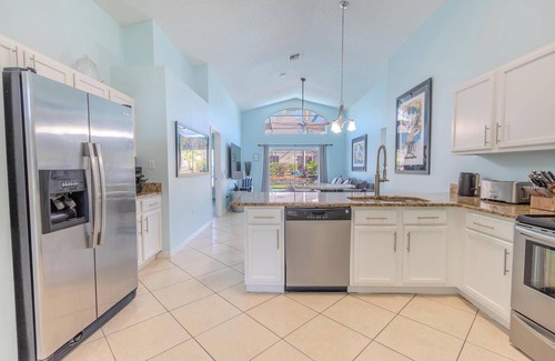 Lake Berkley Casa | 4-Bed Home | Near Disney | Private Pool