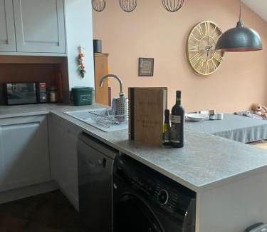 Whitton Casa | 4 bed house close to Allianz Stadium, LHR and London 20mins away