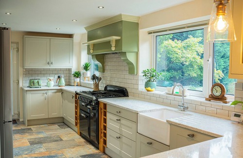 Bardsey Casa | 4-Bed House in Wetherby, sleeps 8, near York