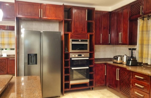 Harare Casa | 4-Bed House | Near Airport/Solar/Borehole/Secure/Family hol/Business trip/Events