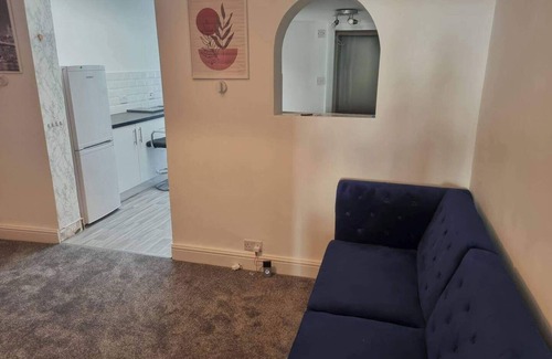 Gillingham Casa | 4 Bed House - Sleeps 8 - Parking - Wifi