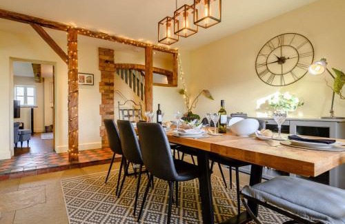 Awre Casa | 4 Bed in Blakeney 90589