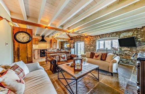 Llanddeusant Casa | 4 Bed in Cemaes 90258