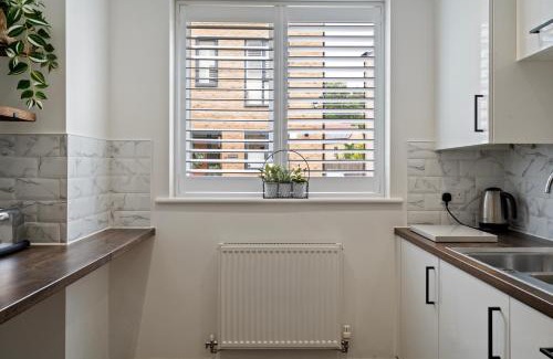 Coulsdon West Casa | 4-Bed in Coulsdon 20 min London, 20 min Gatwick