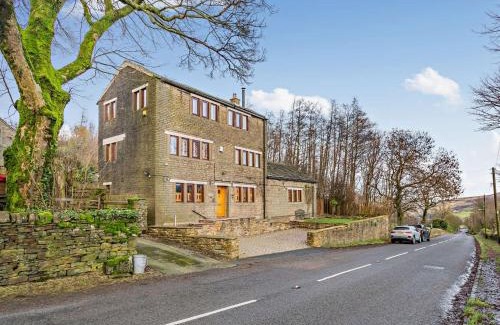 Dobcross Casa | 4 Bed in Marsden 94015