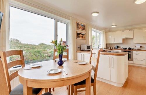 Studland Casa | 4 Bed in Studland 75639